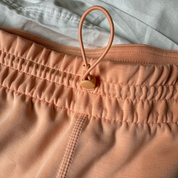 NWOT Lululemon Softstreme High-Rise Pant *Short in Peach Bellini, size 12 - Picture 7 of 9